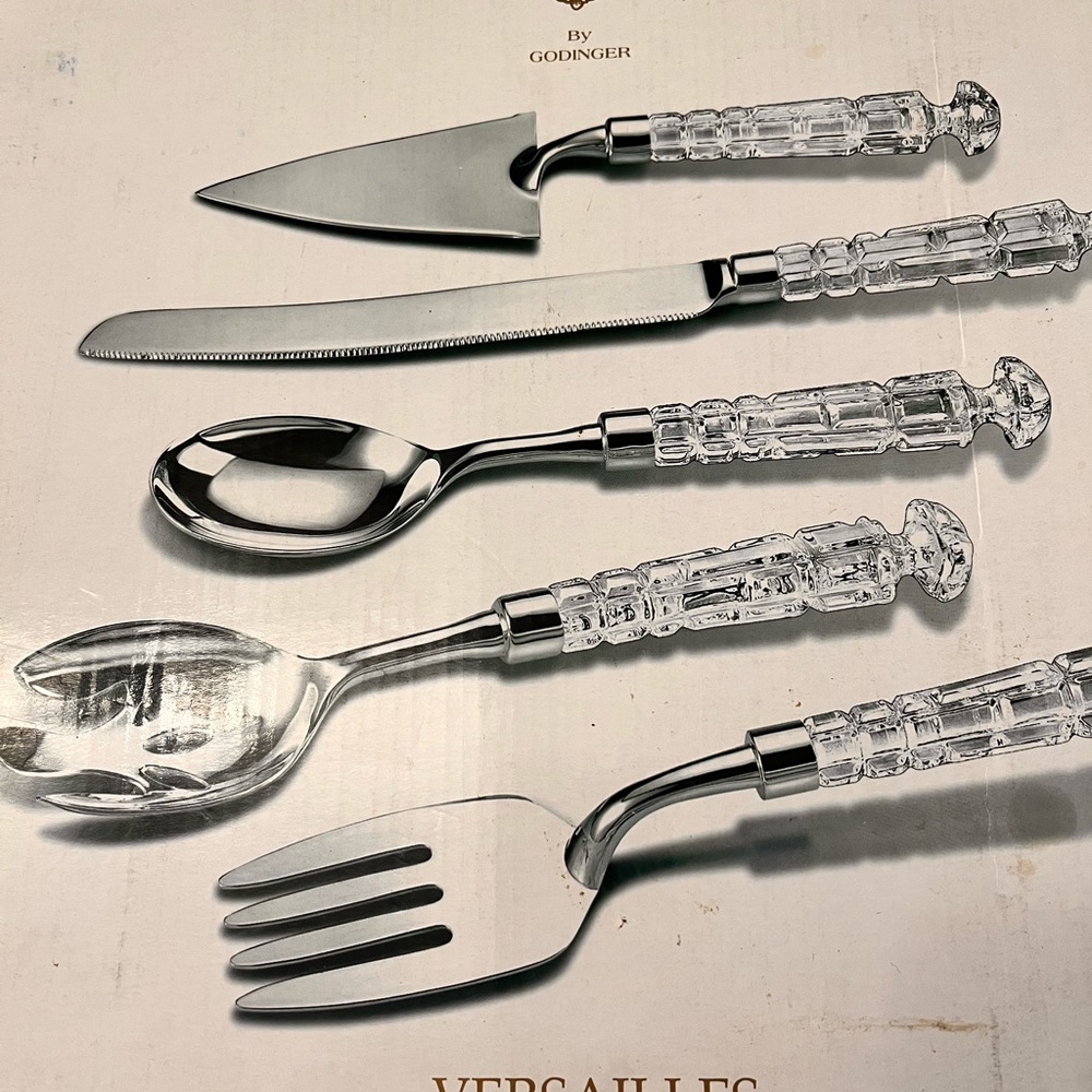 Cristal and silver 💖💖Beautiful real crystal and silver coated.